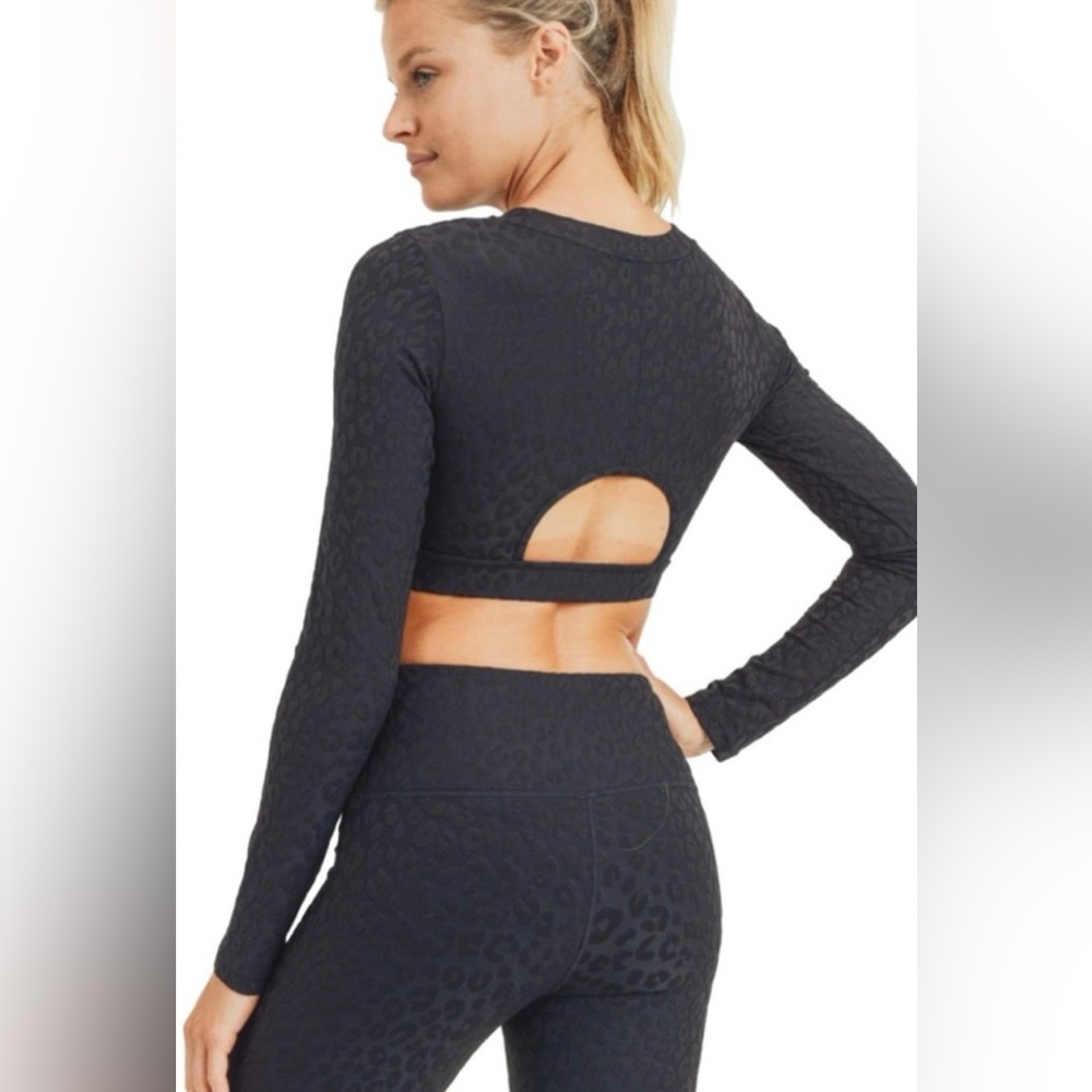 Mono B Textured Leopard Jacquard TACTEL Peekaboo Back Long Sleeve Crop Top NWT S